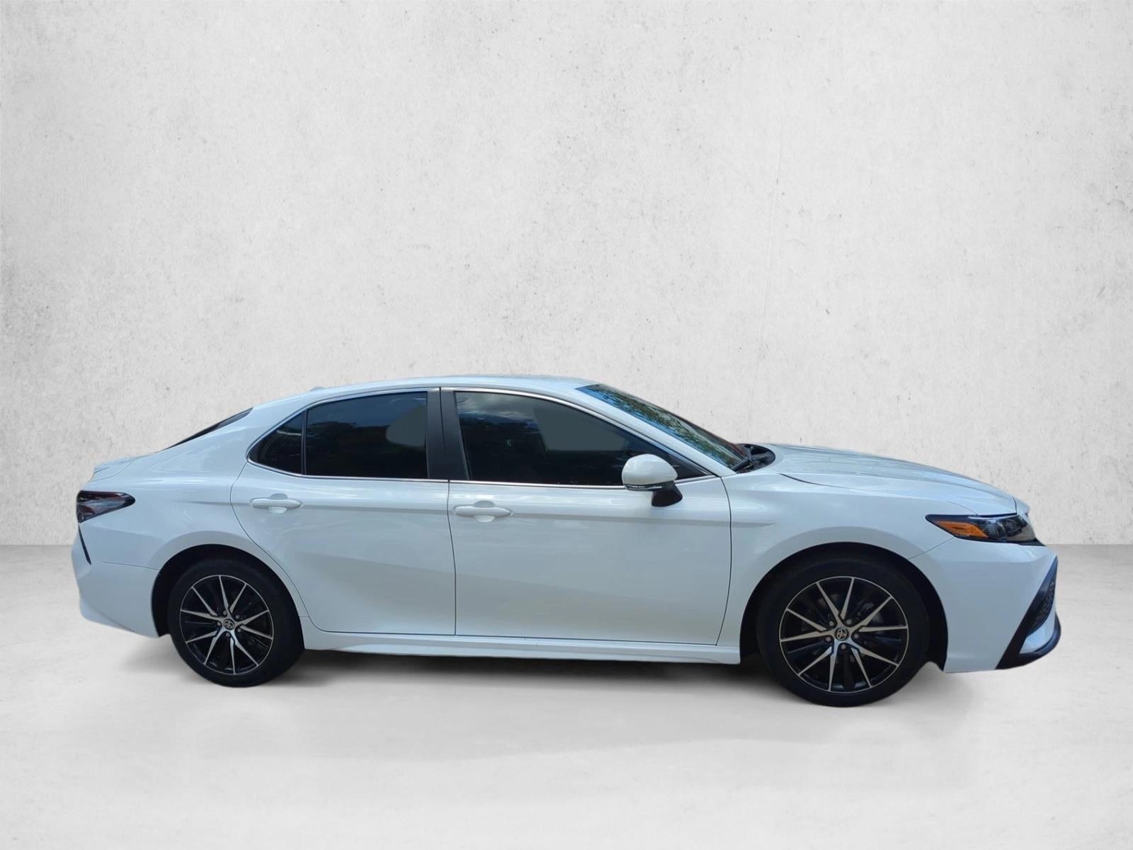 2024 Toyota Camry SE Auto (SE)