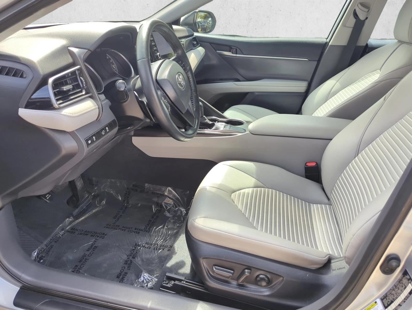 2023 Toyota Camry SE Auto (SE)