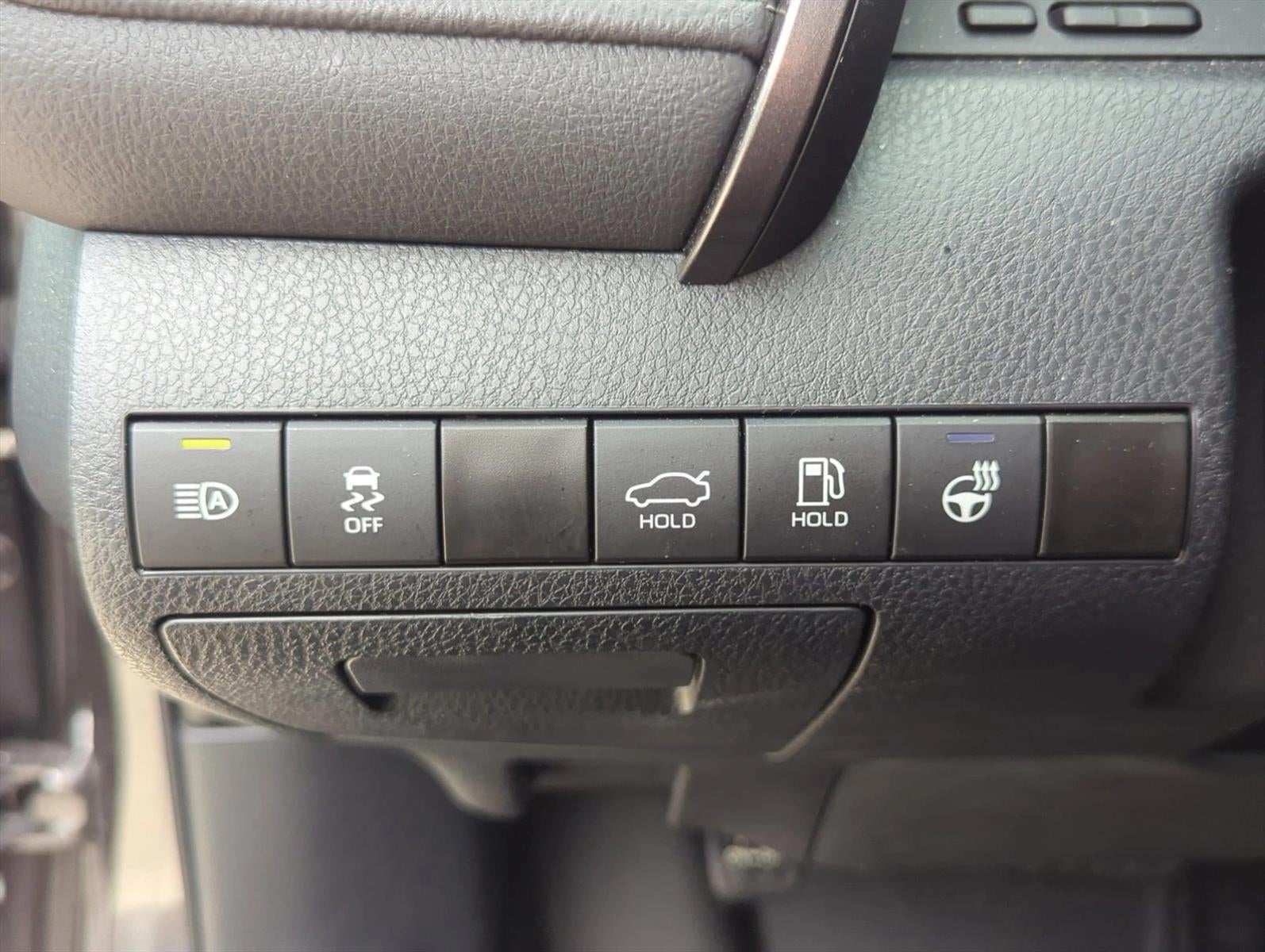 2024 Toyota Camry SE Auto (SE)