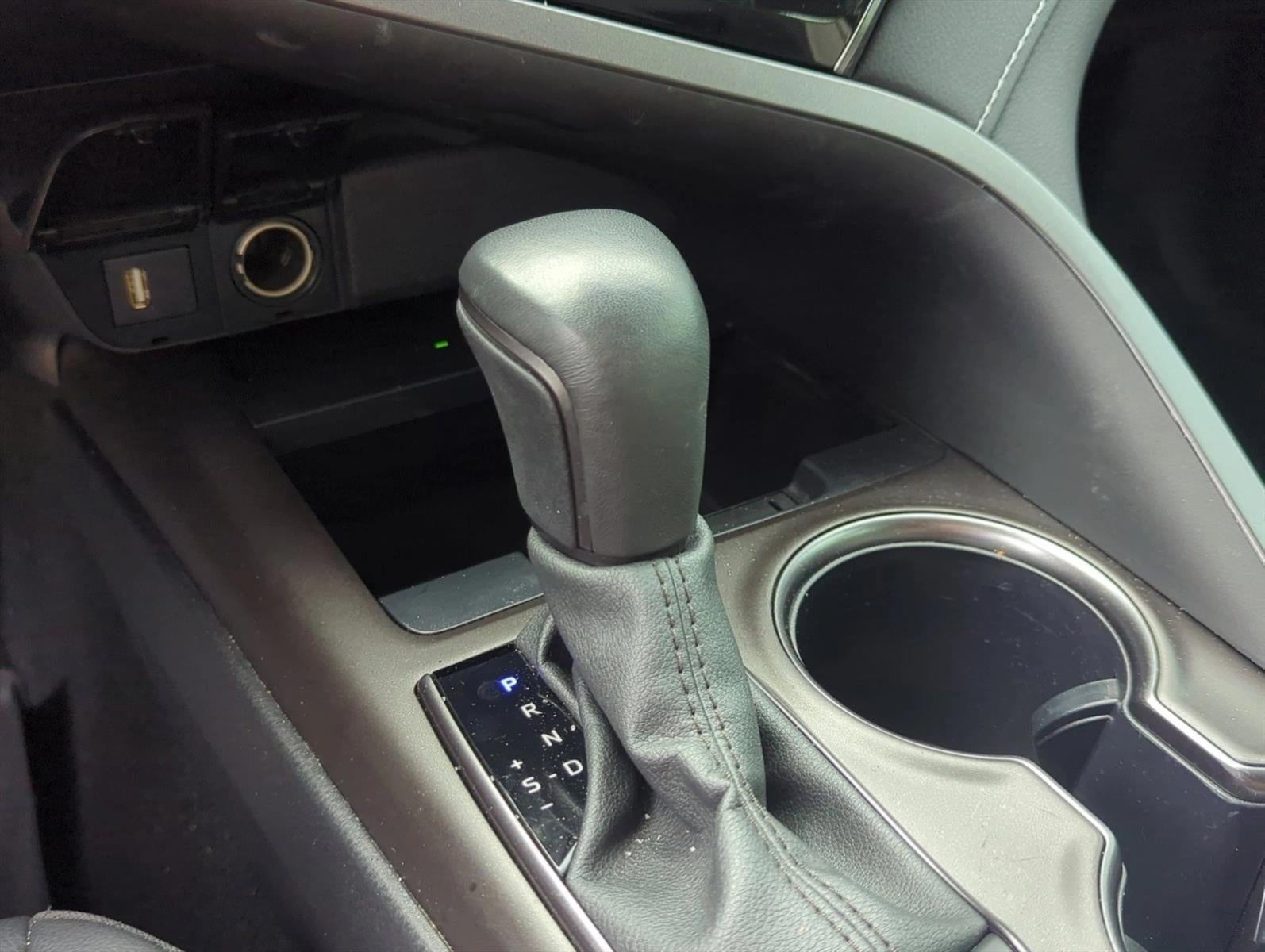 2024 Toyota Camry SE Auto (SE)