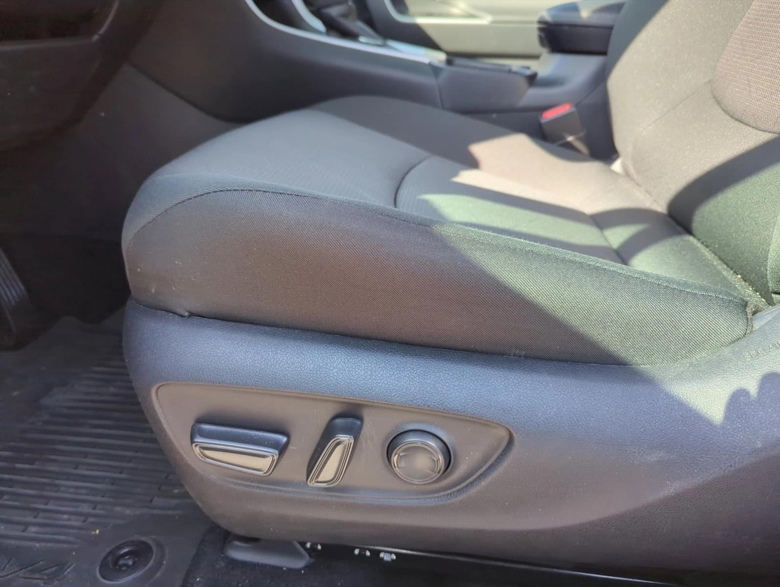 2025 Toyota RAV4 Hybrid XLE AWD (Natl)