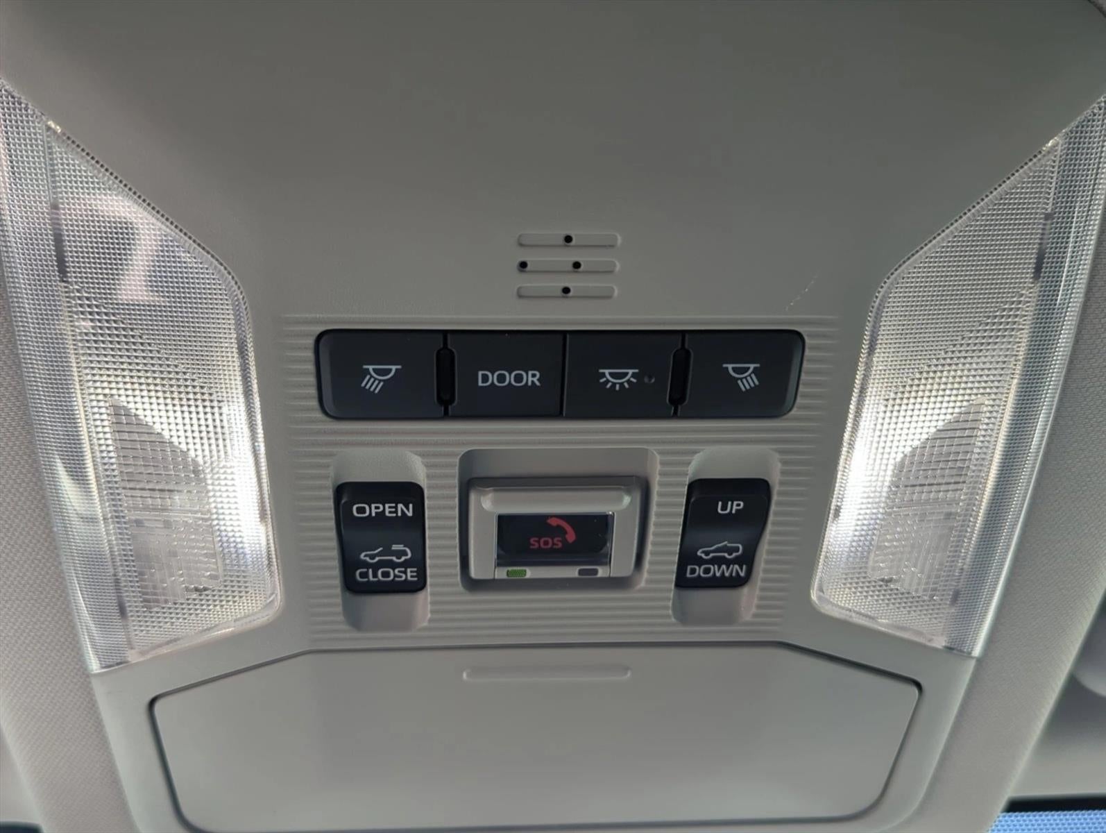 2025 Toyota RAV4 Hybrid XLE AWD (Natl)