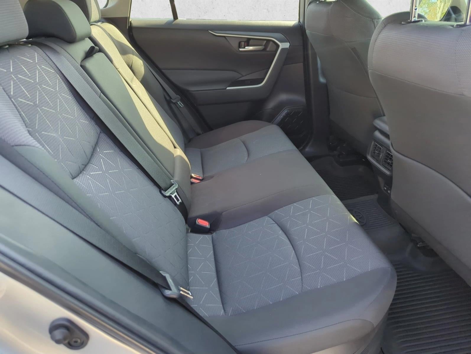 2025 Toyota RAV4 Hybrid XLE AWD (Natl)