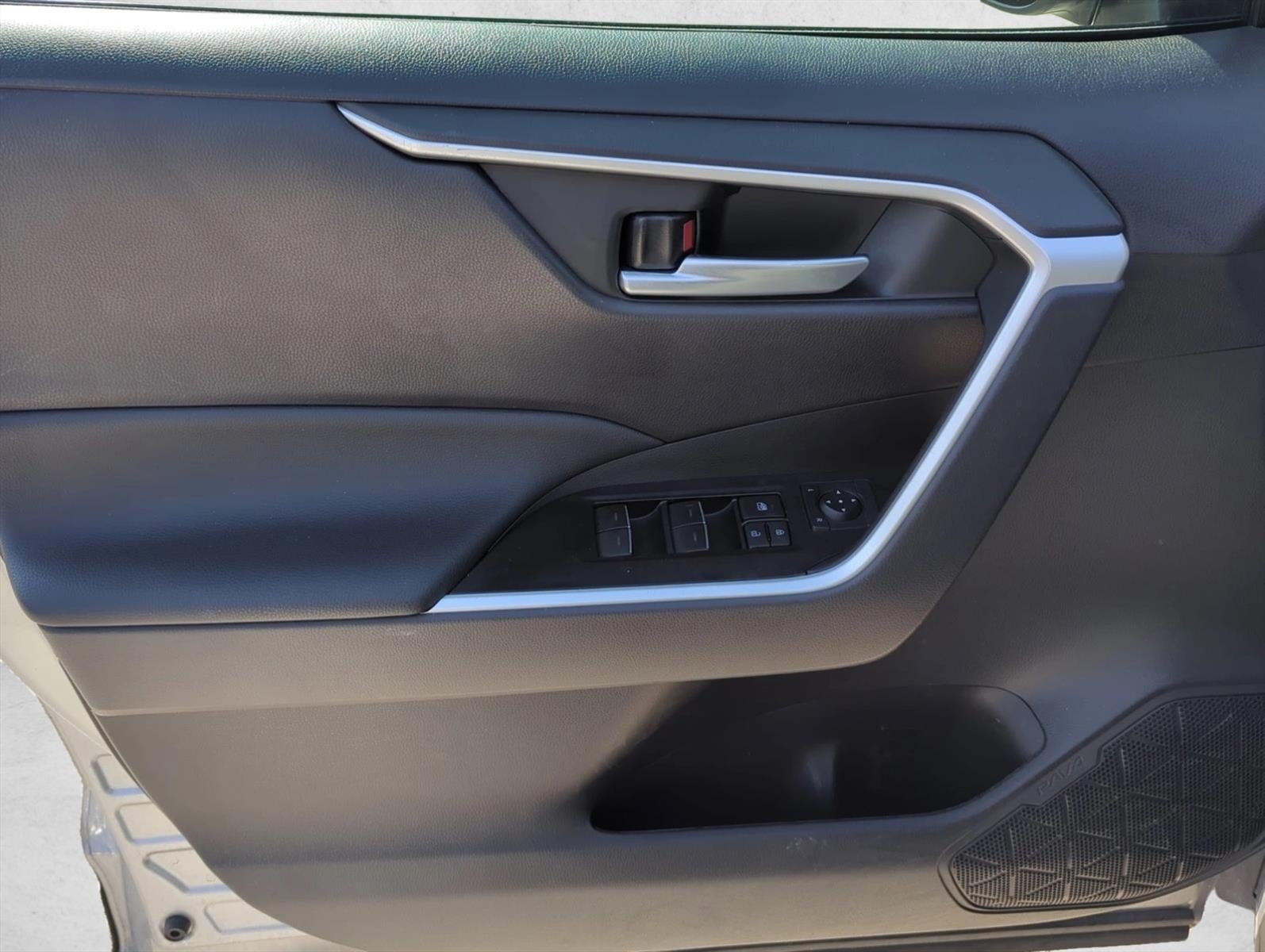 2025 Toyota RAV4 Hybrid XLE AWD (Natl)