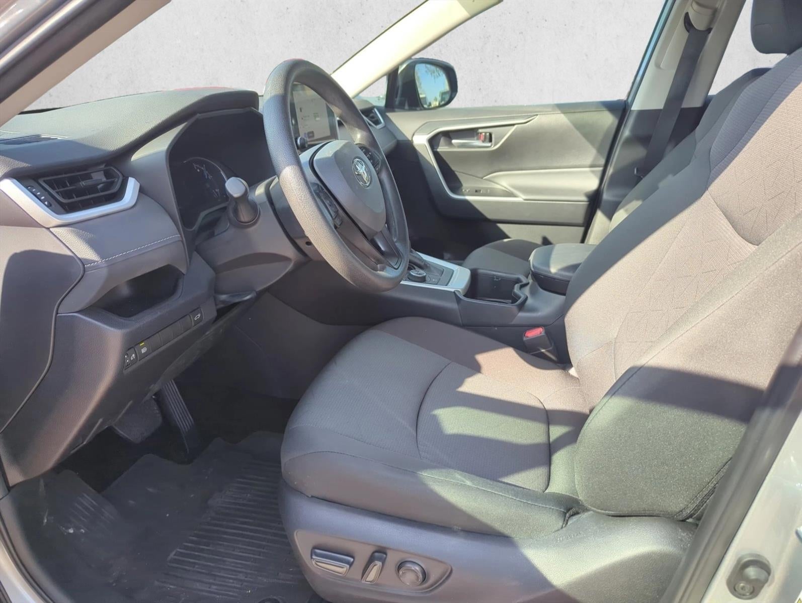 2025 Toyota RAV4 Hybrid XLE AWD (Natl)