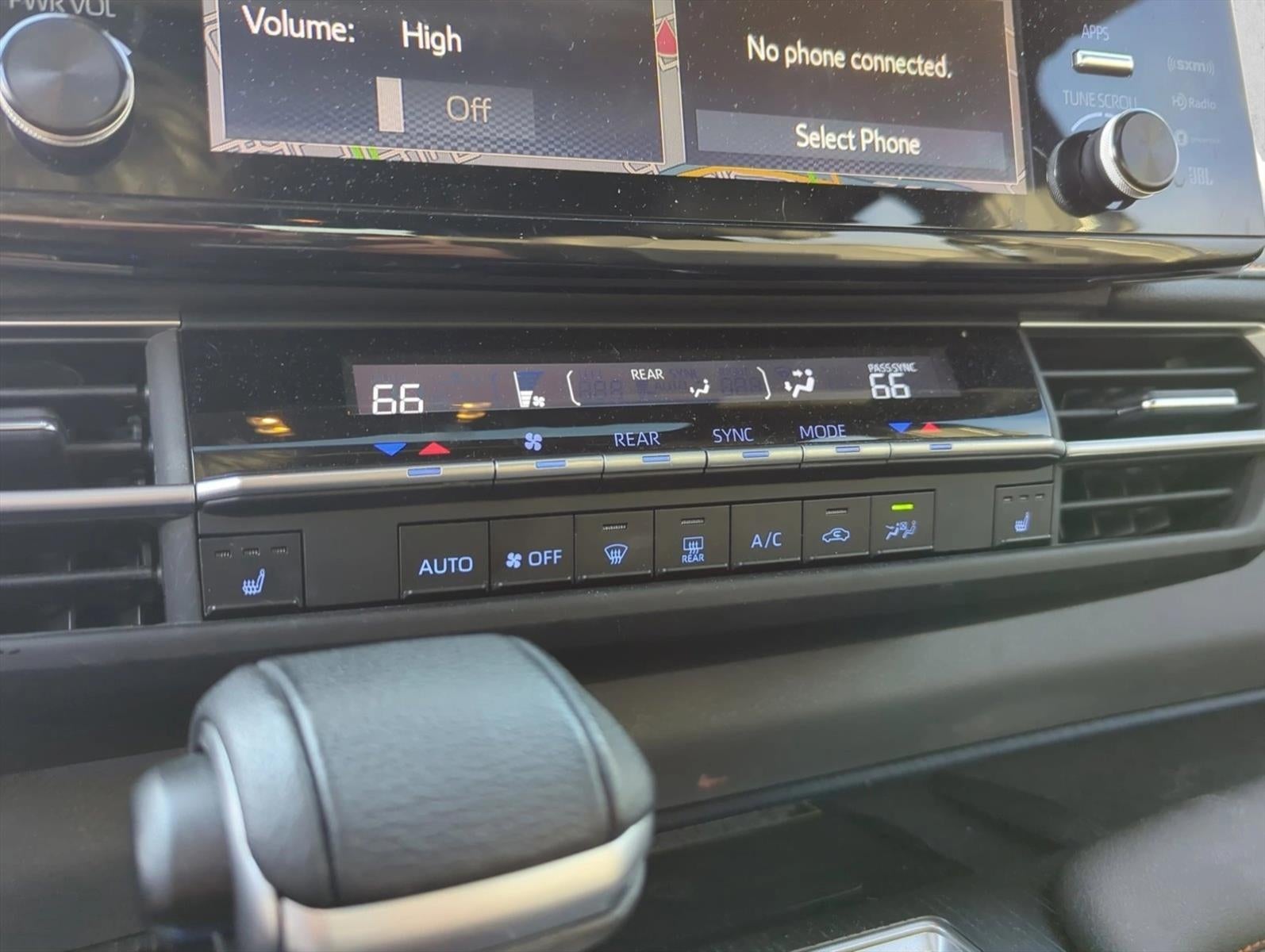 2023 Toyota Sienna XSE FWD 7-Passenger (Natl)