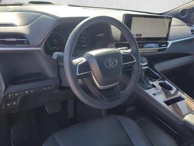 2026 Toyota Sienna Platinum AWD 7-Passenger (GS)
