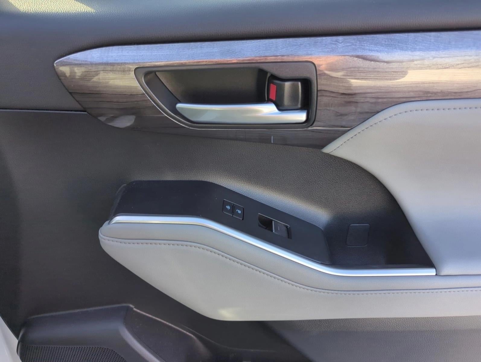 2023 Toyota Highlander Hybrid Platinum FWD (Natl)