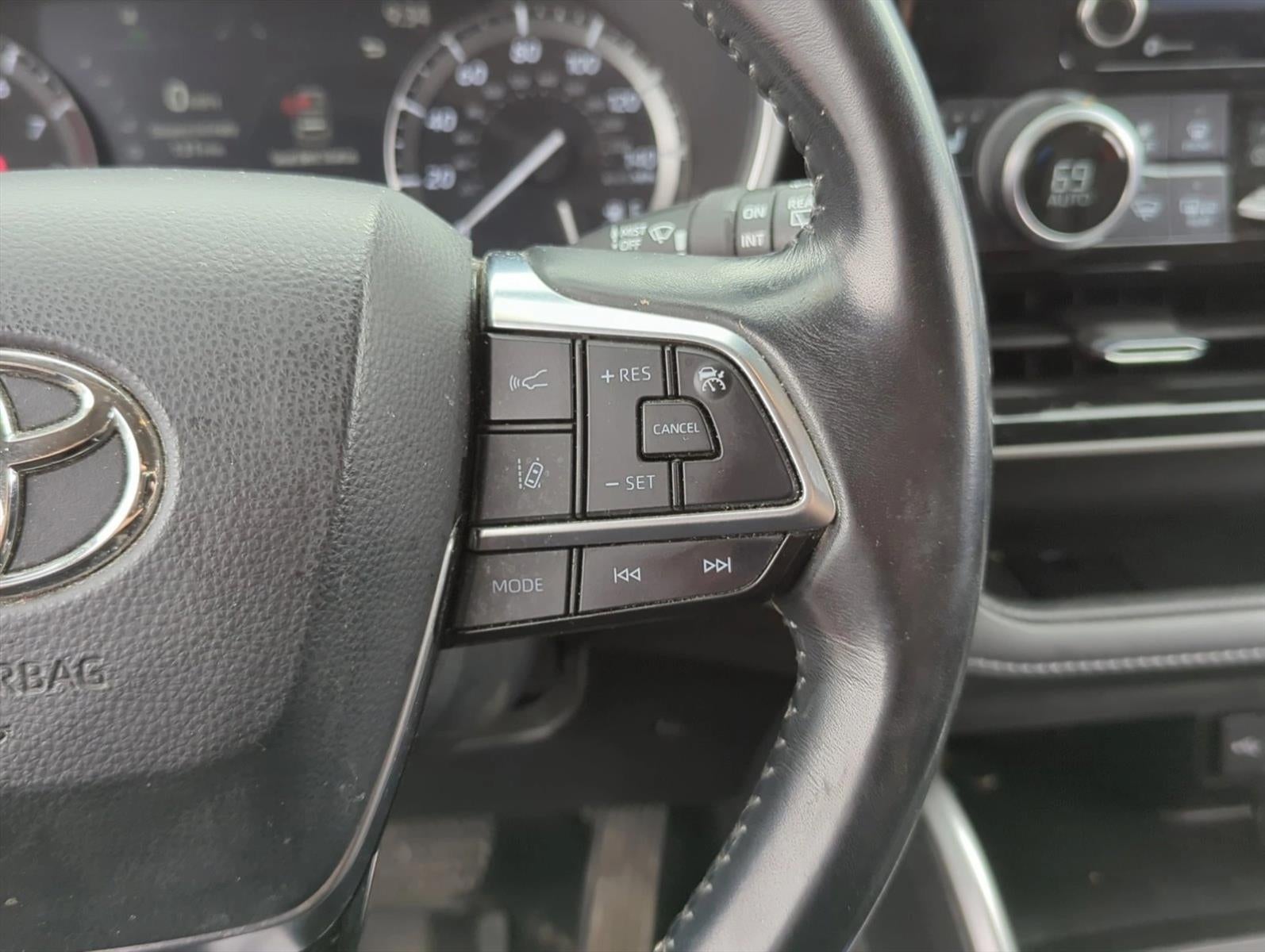 2021 Toyota Highlander XLE AWD (Natl)