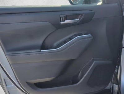2023 Toyota Highlander XLE FWD (Natl)