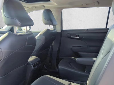 2023 Toyota Highlander XLE FWD (Natl)