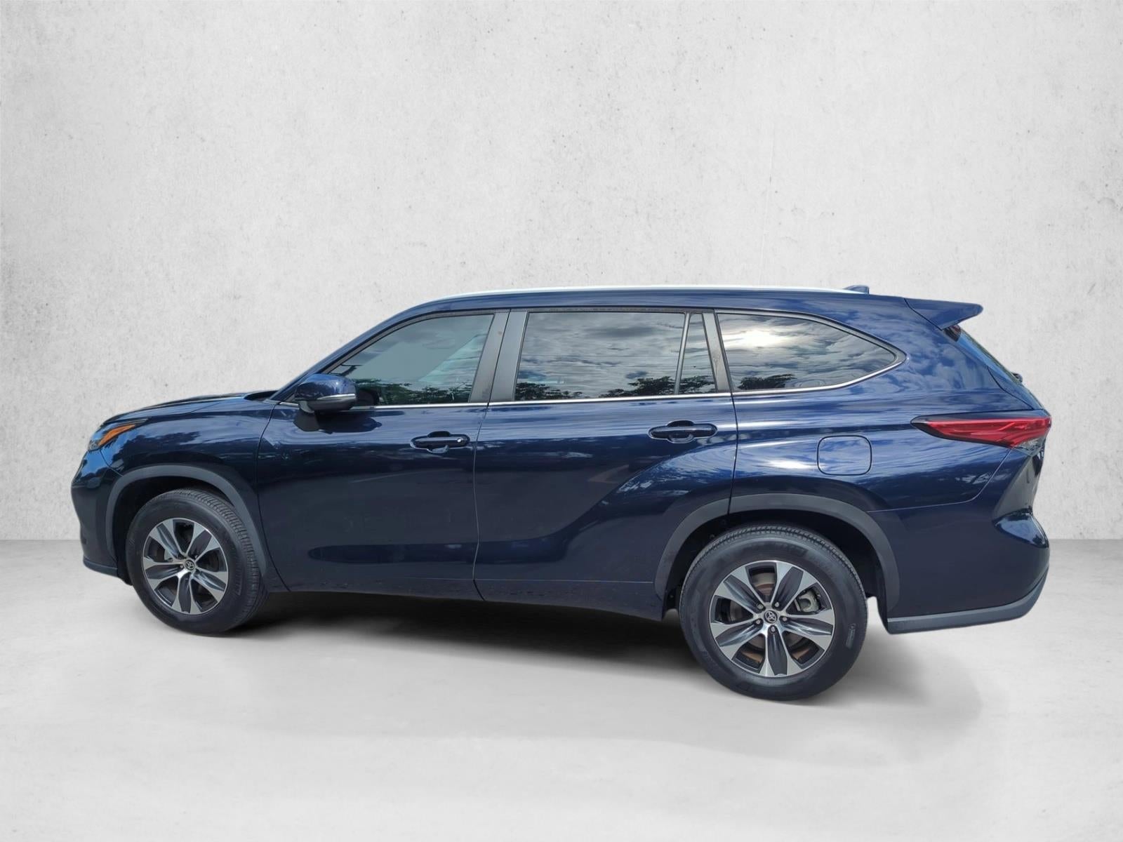 2023 Toyota Highlander XLE FWD (Natl)