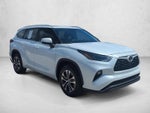 2023 Toyota Highlander XLE FWD (Natl)