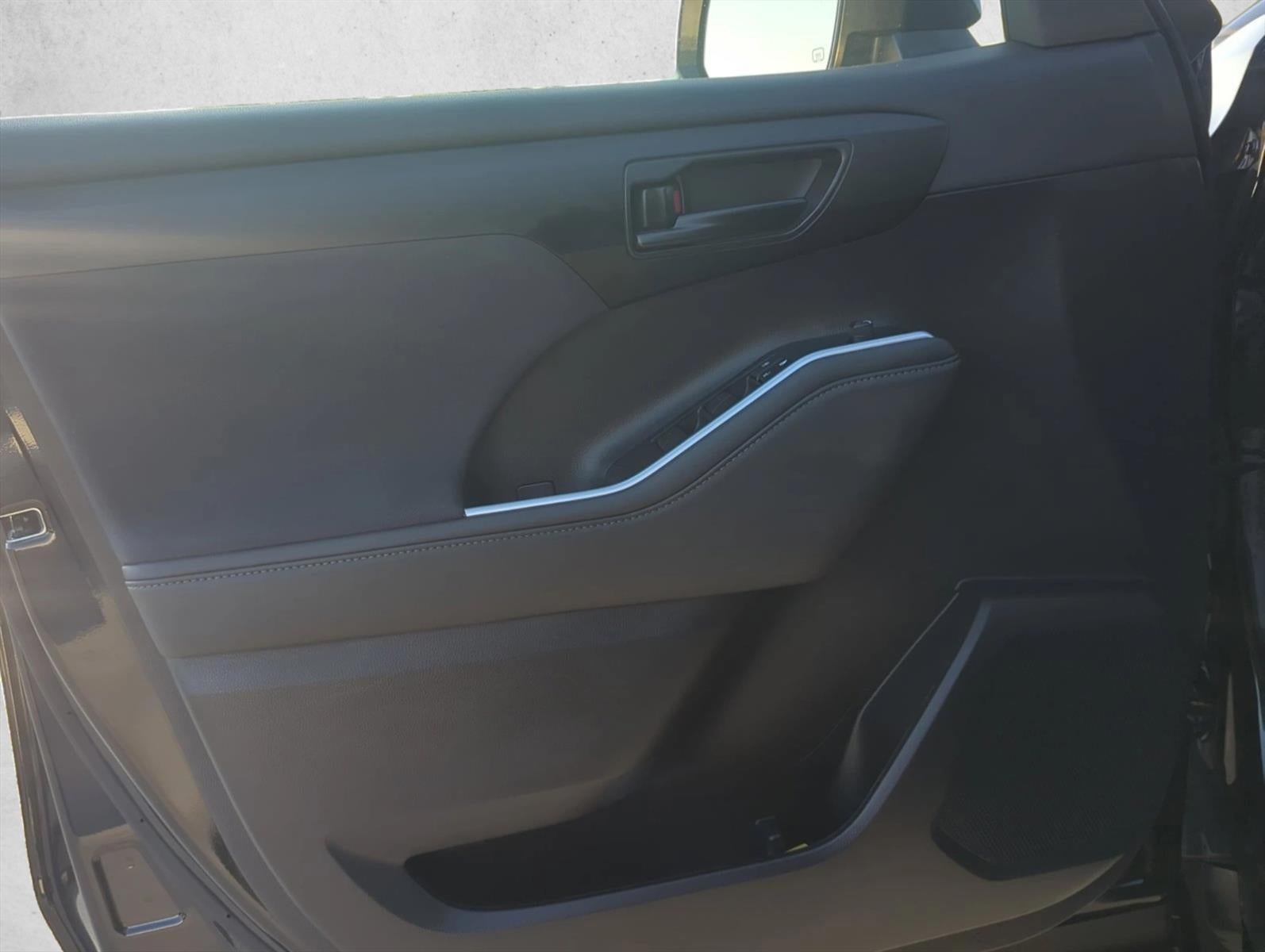 2023 Toyota Highlander L FWD (Natl)