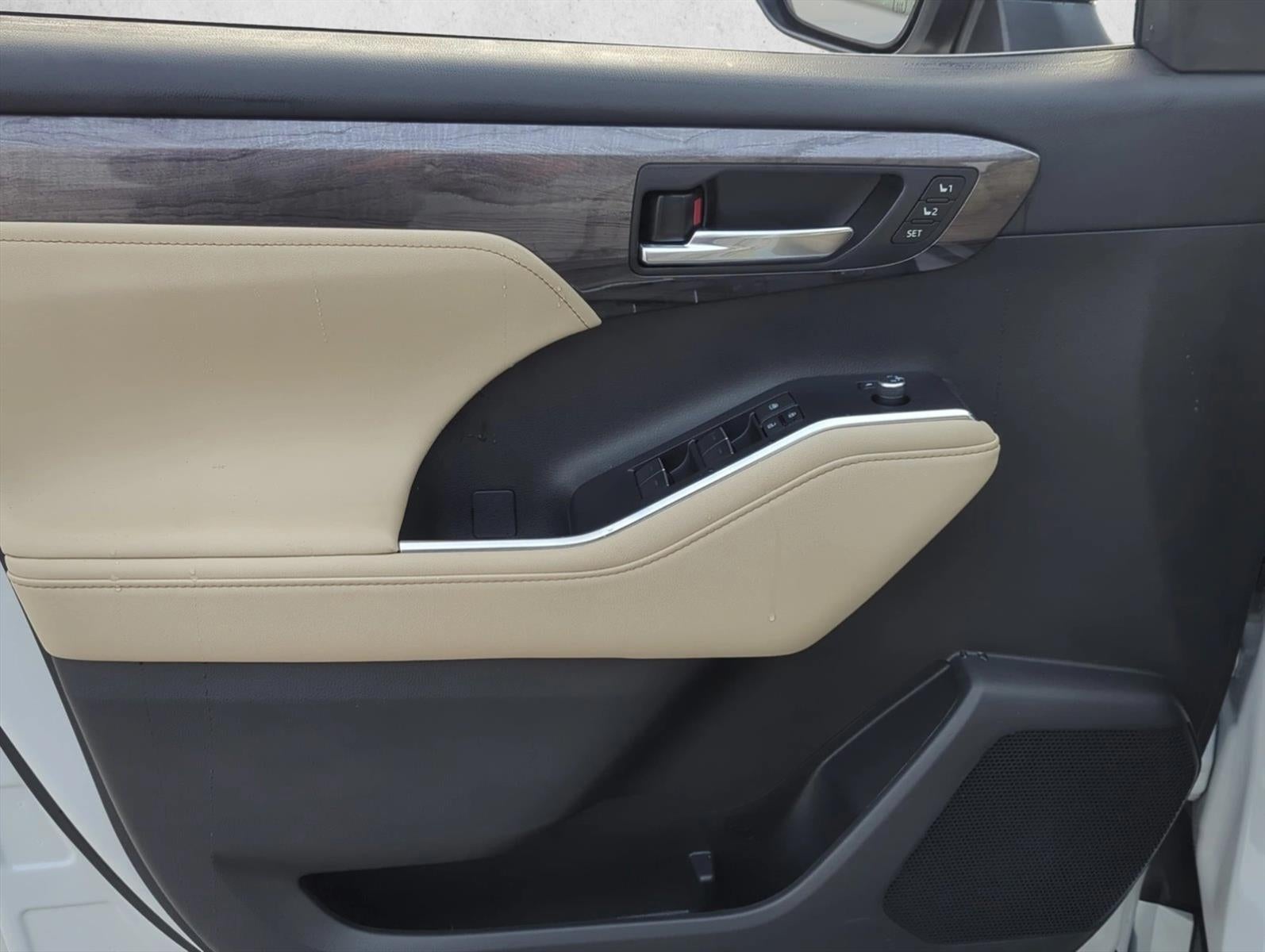 2024 Toyota Highlander Platinum FWD (Natl)