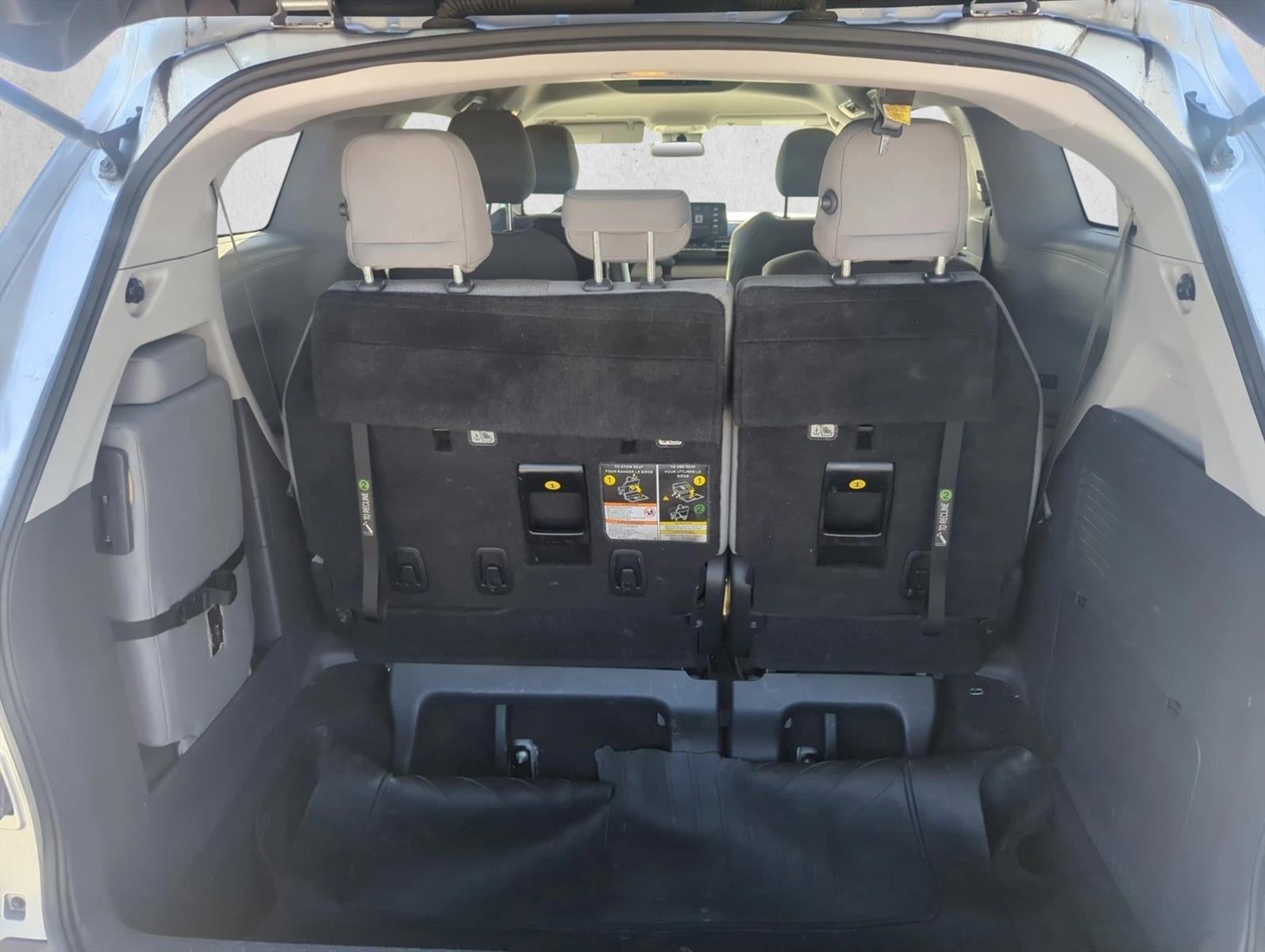 2021 Toyota Sienna LE FWD 8-Passenger (Natl)