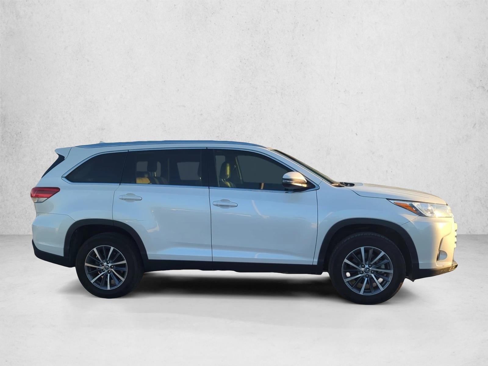 2019 Toyota Highlander XLE V6 FWD (Natl)