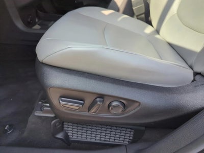 2025 Toyota Sienna XLE FWD 8-Passenger (Natl)
