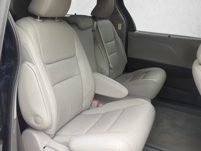 2019 Toyota Sienna XLE FWD 8-Passenger (Natl)