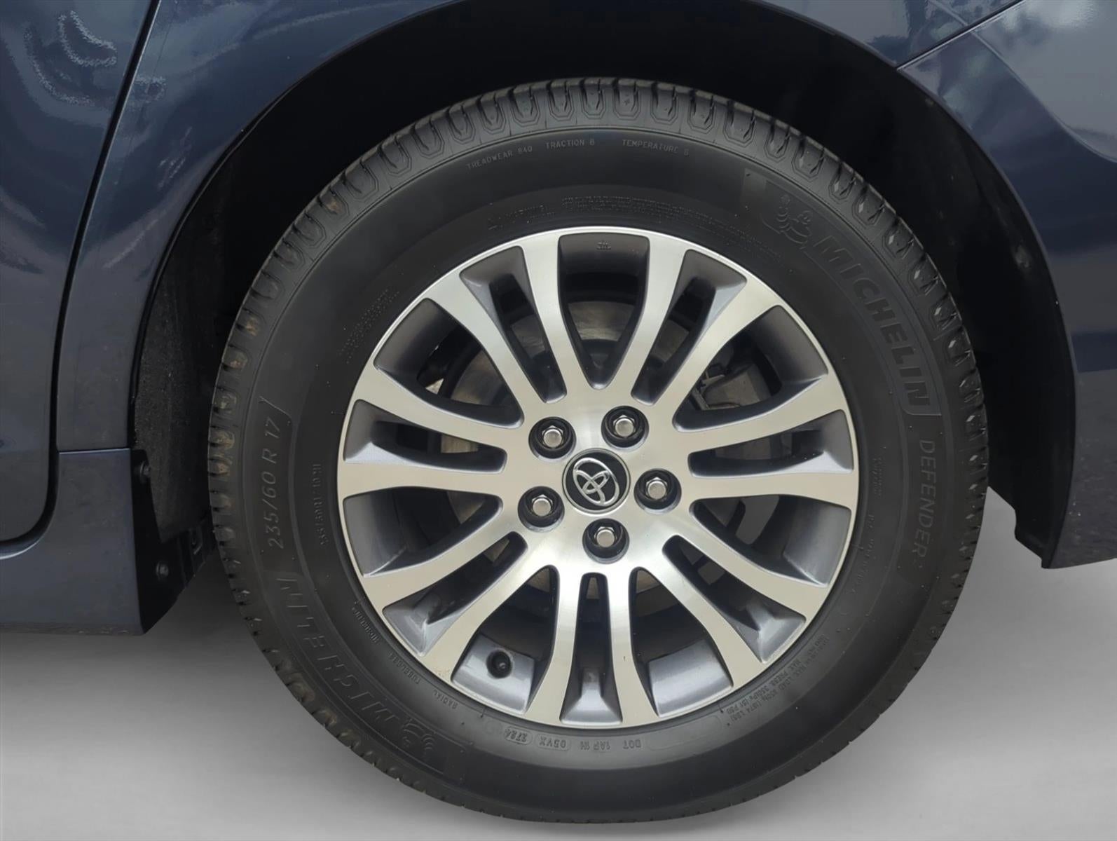 2019 Toyota Sienna XLE FWD 8-Passenger (Natl)