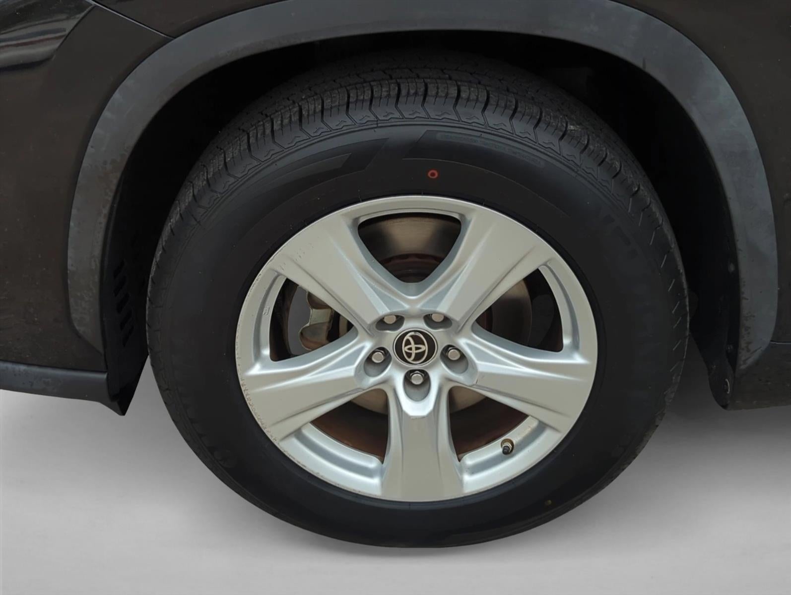 2021 Toyota Highlander LE FWD (GS)