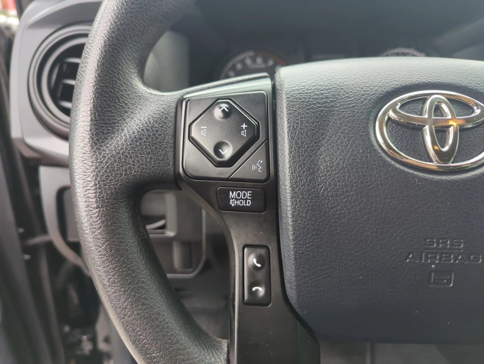 2017 Toyota Tacoma SR Double Cab 5' Bed I4 4x2 AT (GS)