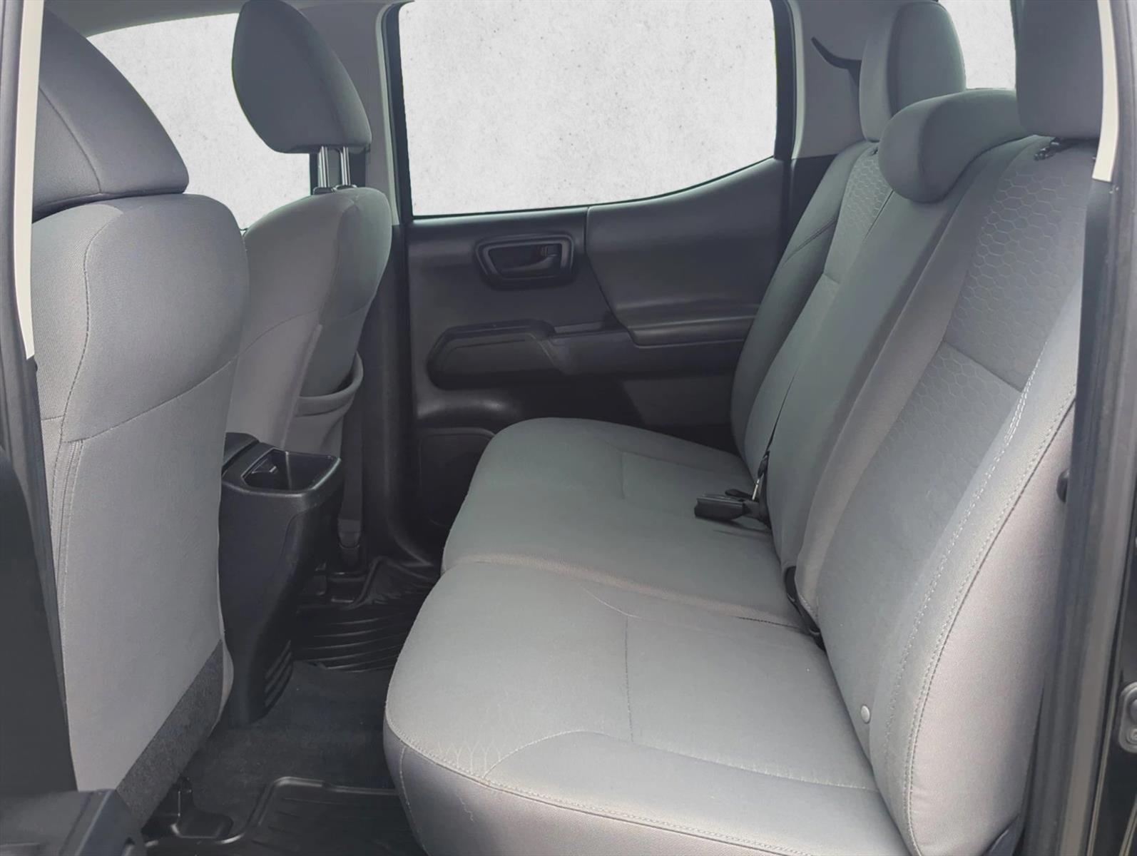 2017 Toyota Tacoma SR Double Cab 5' Bed I4 4x2 AT (GS)