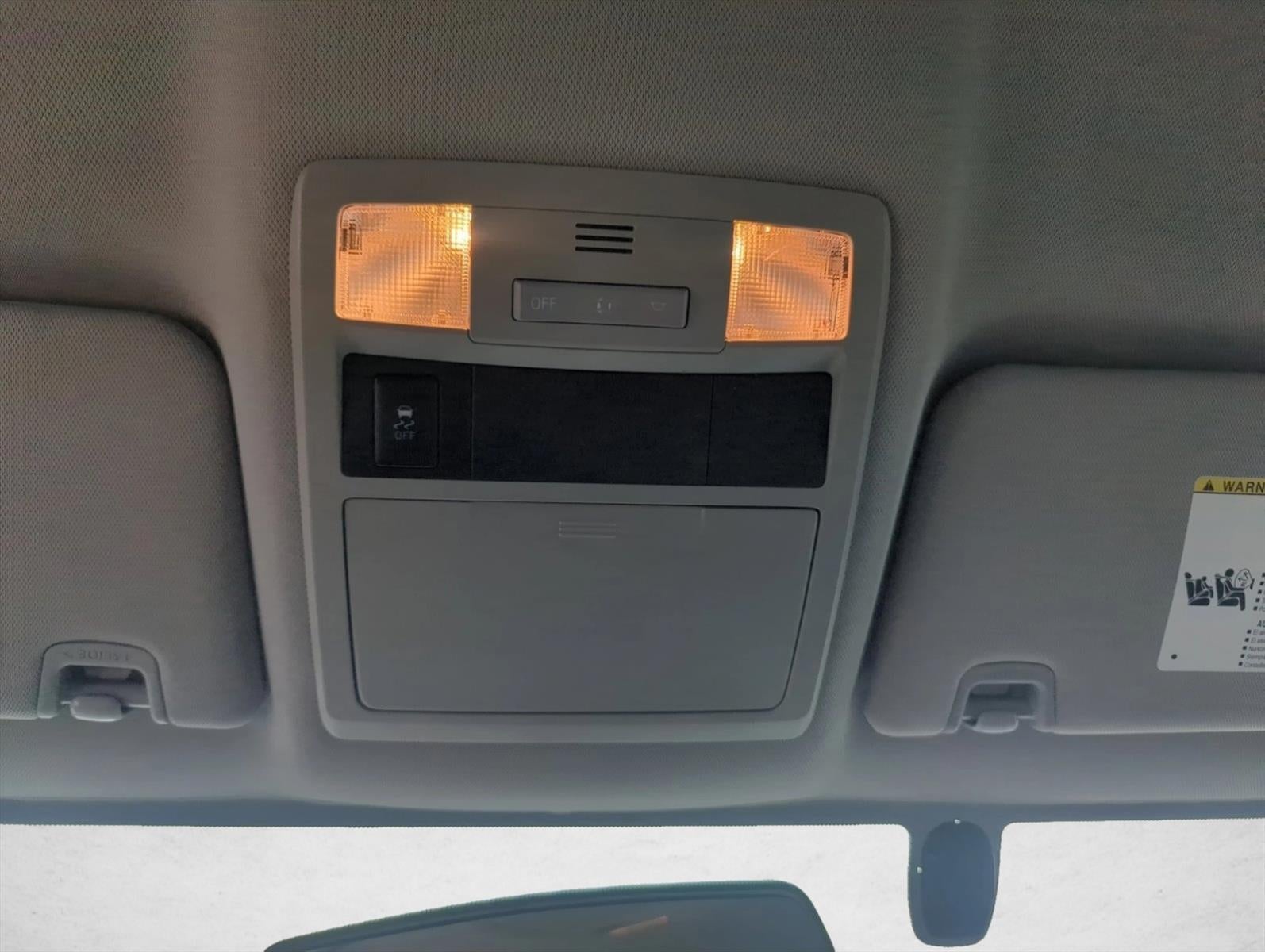2017 Toyota Tacoma SR Double Cab 5' Bed I4 4x2 AT (GS)
