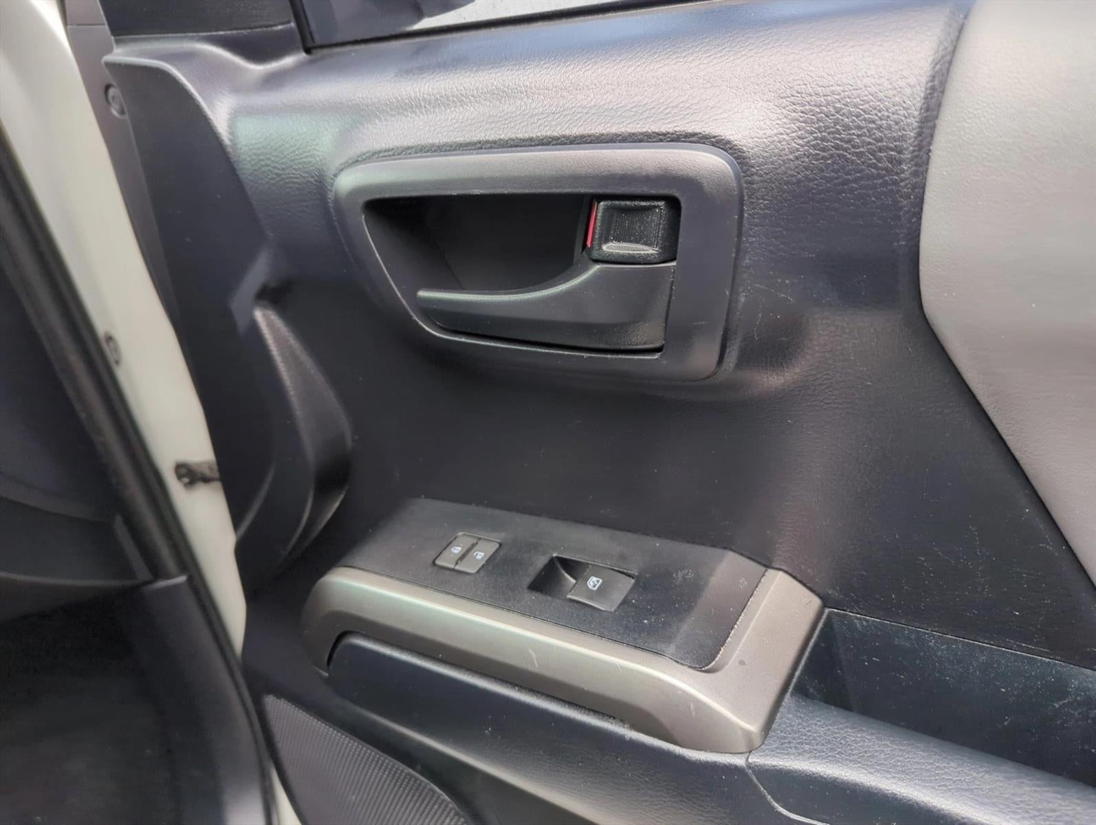 2021 Toyota Tacoma 2WD 2WD SR5 Double Cab 5' Bed V6 AT (GS)