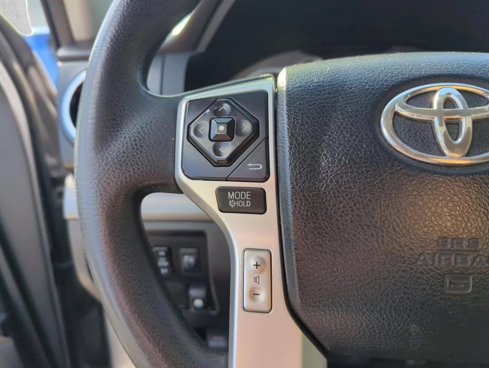 2016 Toyota Tundra 2WD Truck 2WD CrewMax Short Bed 5.7L FFV SR5 (SE)