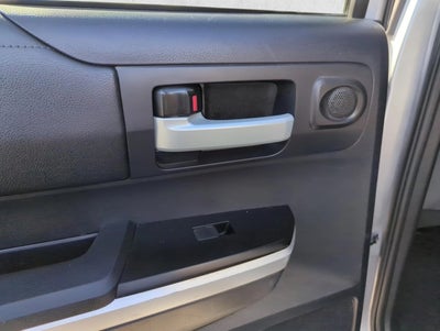 2016 Toyota Tundra 2WD Truck 2WD CrewMax Short Bed 5.7L FFV SR5 (SE)