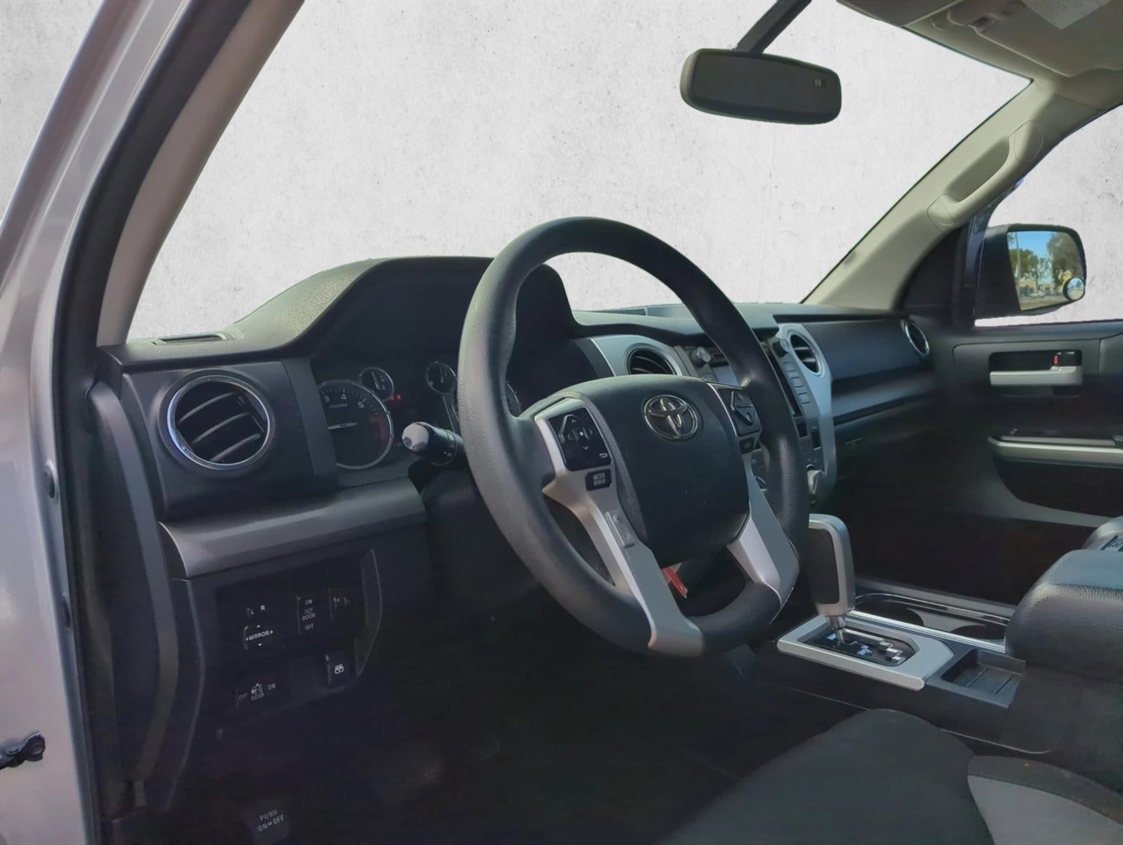 2017 Toyota Tundra 2WD 2WD SR5 CrewMax 5.5' Bed 5.7L FFV (SE)