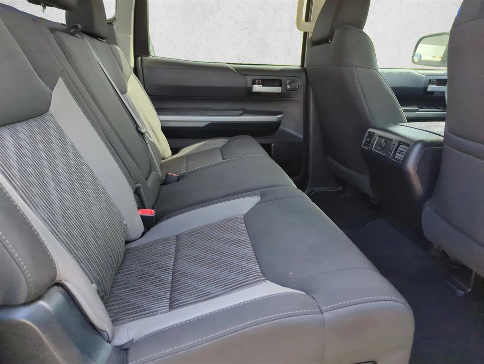 2017 Toyota Tundra 2WD 2WD SR5 CrewMax 5.5' Bed 5.7L FFV (SE)