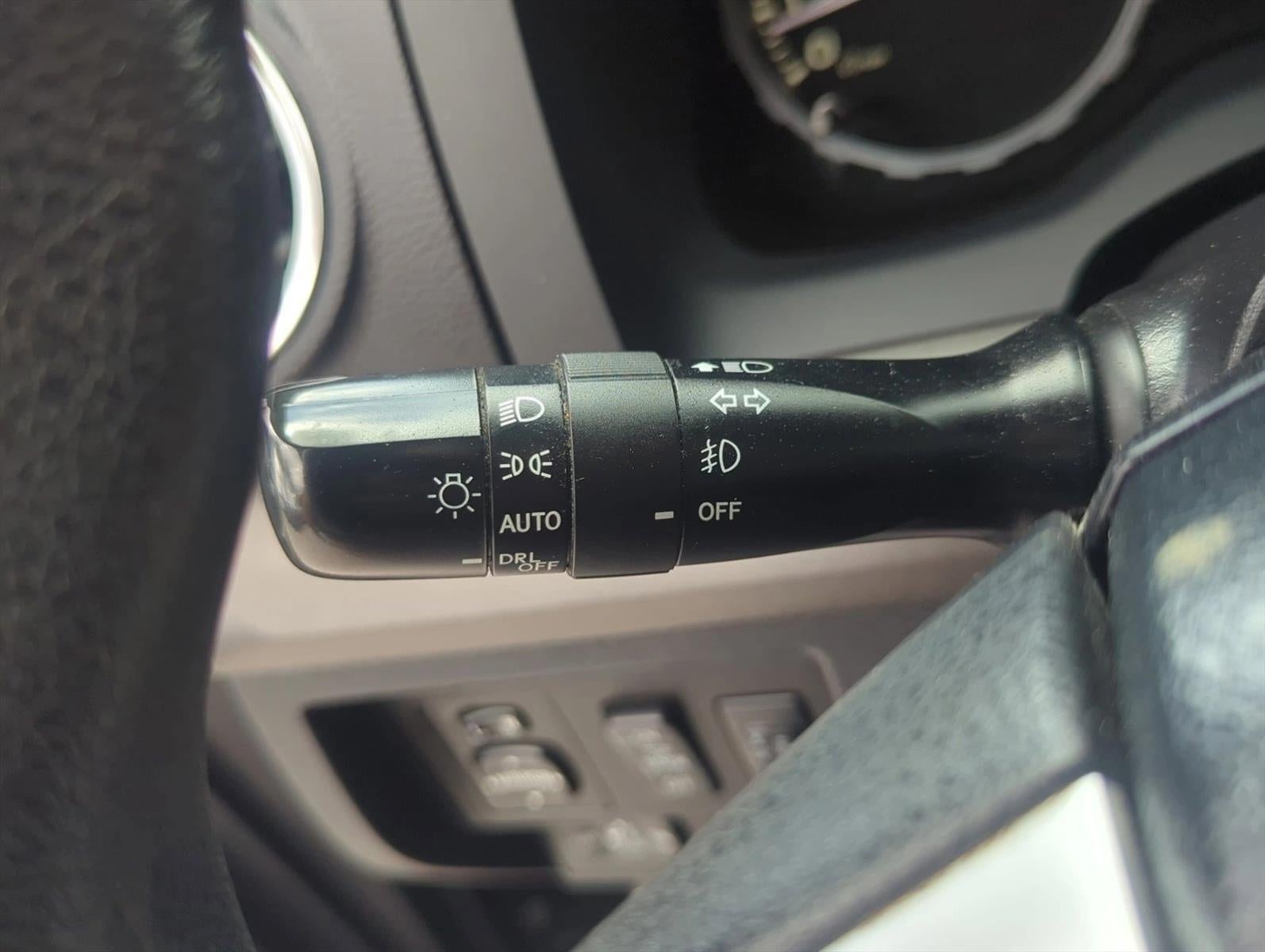 2019 Toyota Tundra 2WD 2WD SR5 CrewMax 5.5' Bed 5.7L (SE)