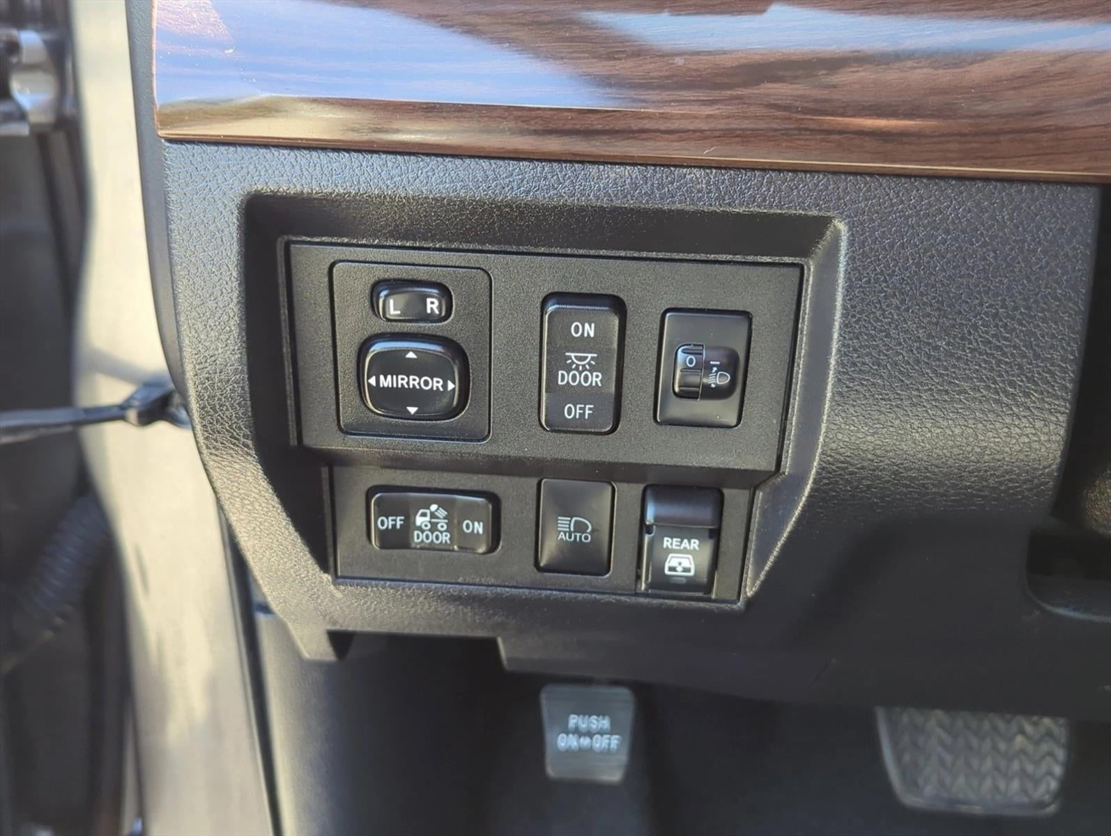 2021 Toyota Tundra 2WD 2WD Limited CrewMax 5.5' Bed 5.7L (GS)