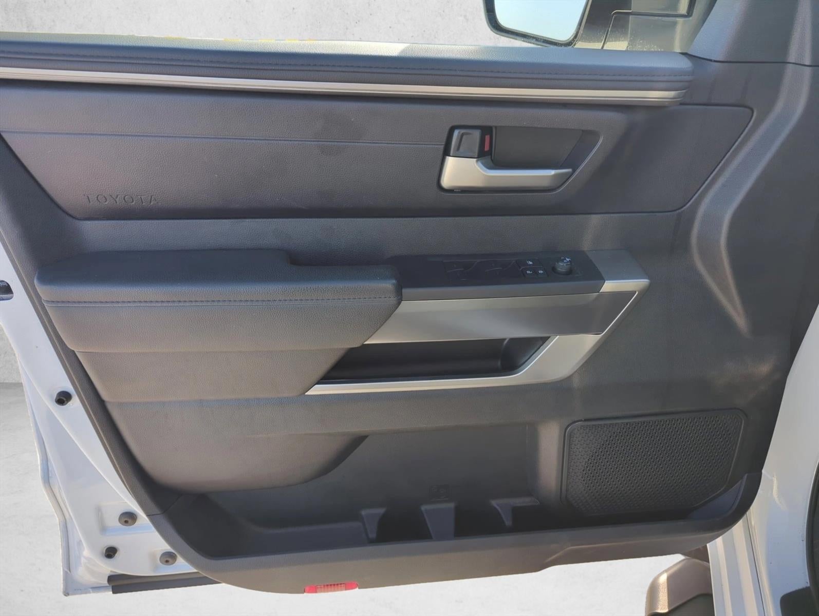 2023 Toyota Tundra 4WD 4WD SR5 CrewMax 5.5' Bed (SE)