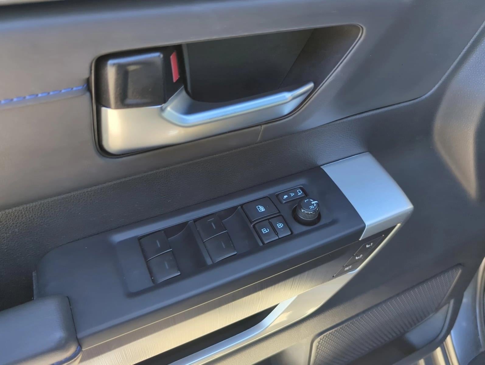 2023 Toyota Tundra 4WD 4WD Platinum CrewMax 5.5' Bed (Natl)