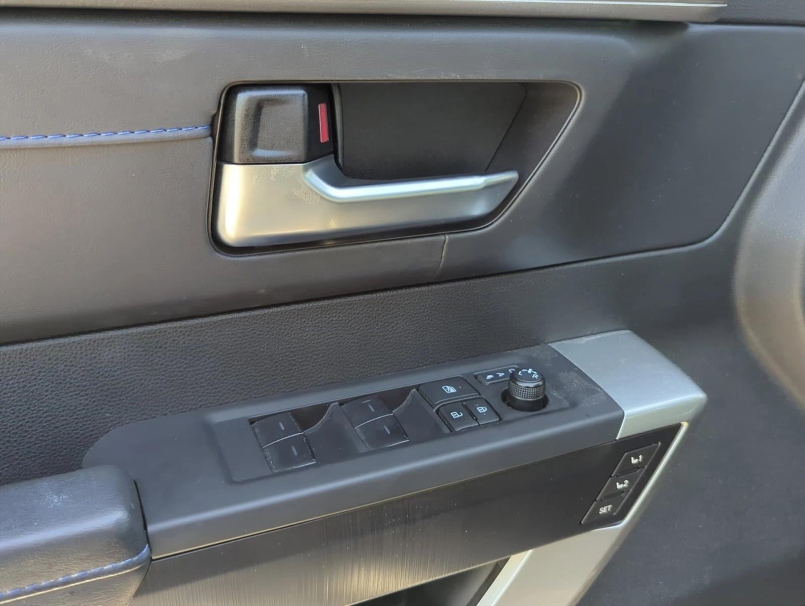 2025 Toyota Tundra 4WD 4WD Platinum CrewMax 5.5' Bed (Natl)