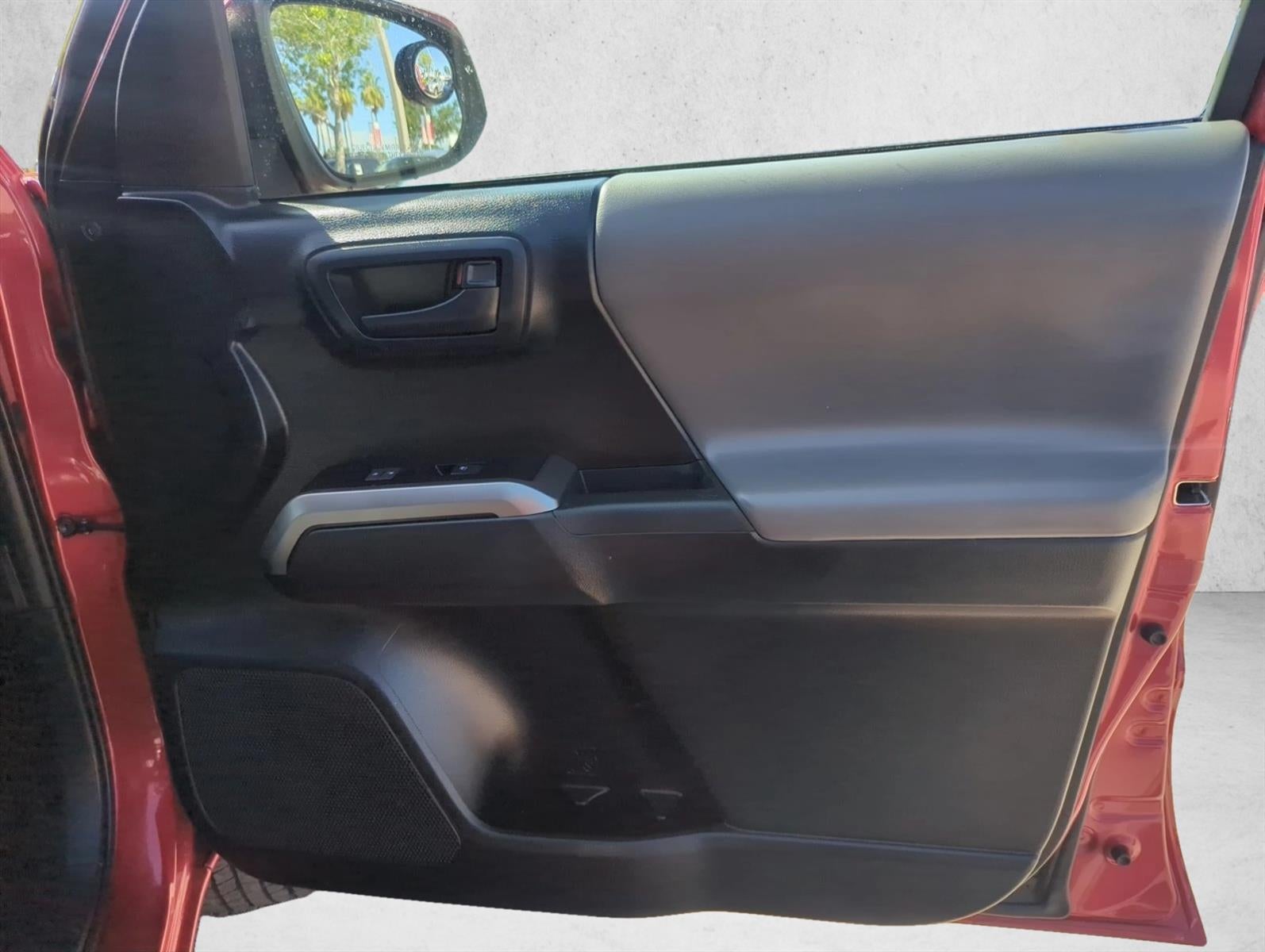 2017 Toyota Tacoma SR5 Access Cab 6' Bed I4 4x2 AT (Natl)