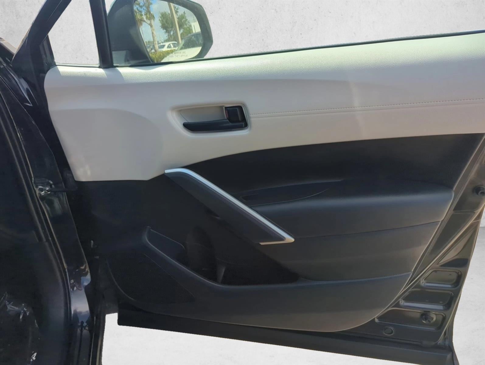 2024 Toyota Corolla Cross L 2WD (Natl)