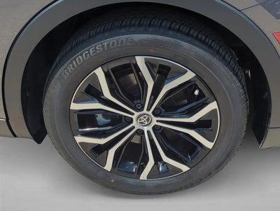 2024 Toyota Crown XLE AWD (Natl)