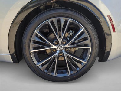 2025 Toyota Prius XLE (Natl)