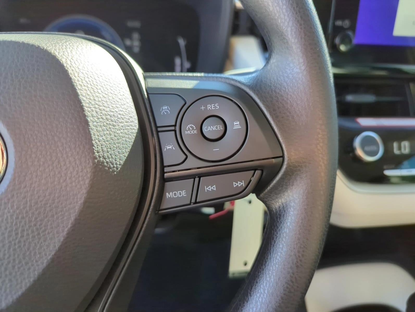 2026 Toyota Corolla Hybrid LE FWD (Natl)