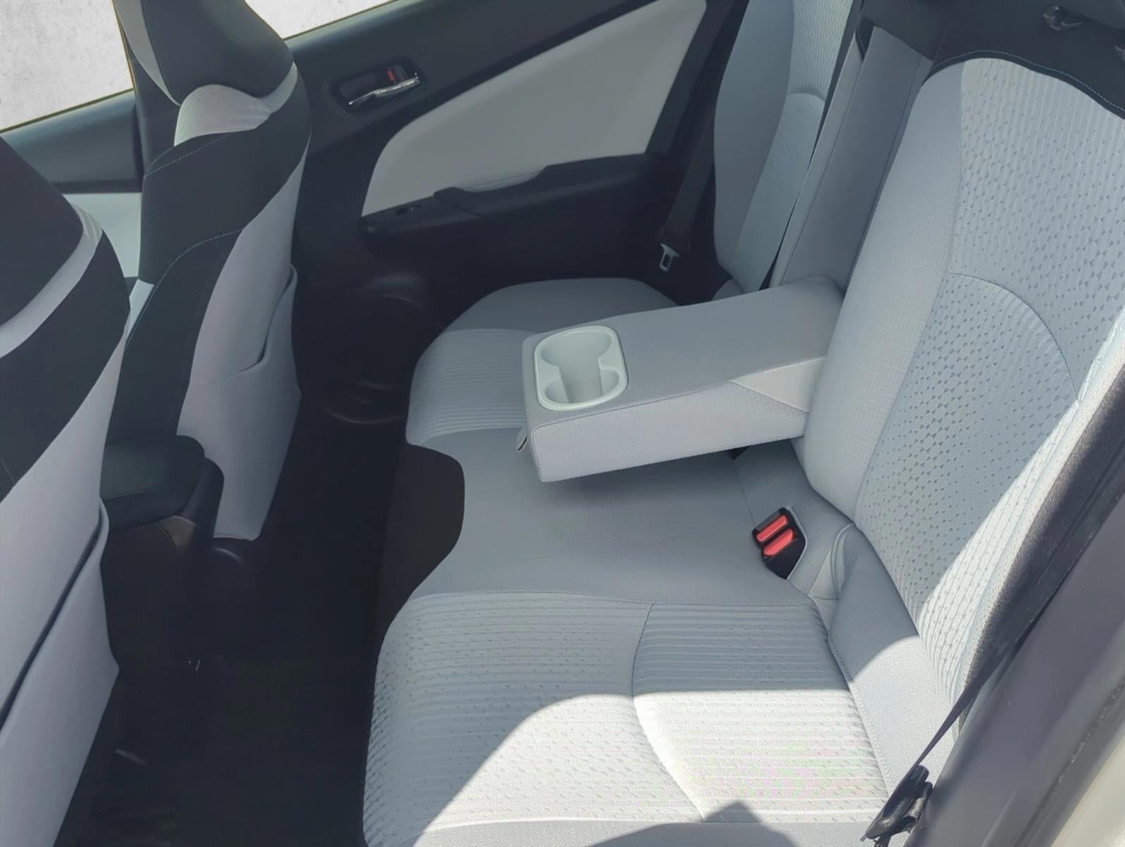 2018 Toyota Prius Three (Natl)
