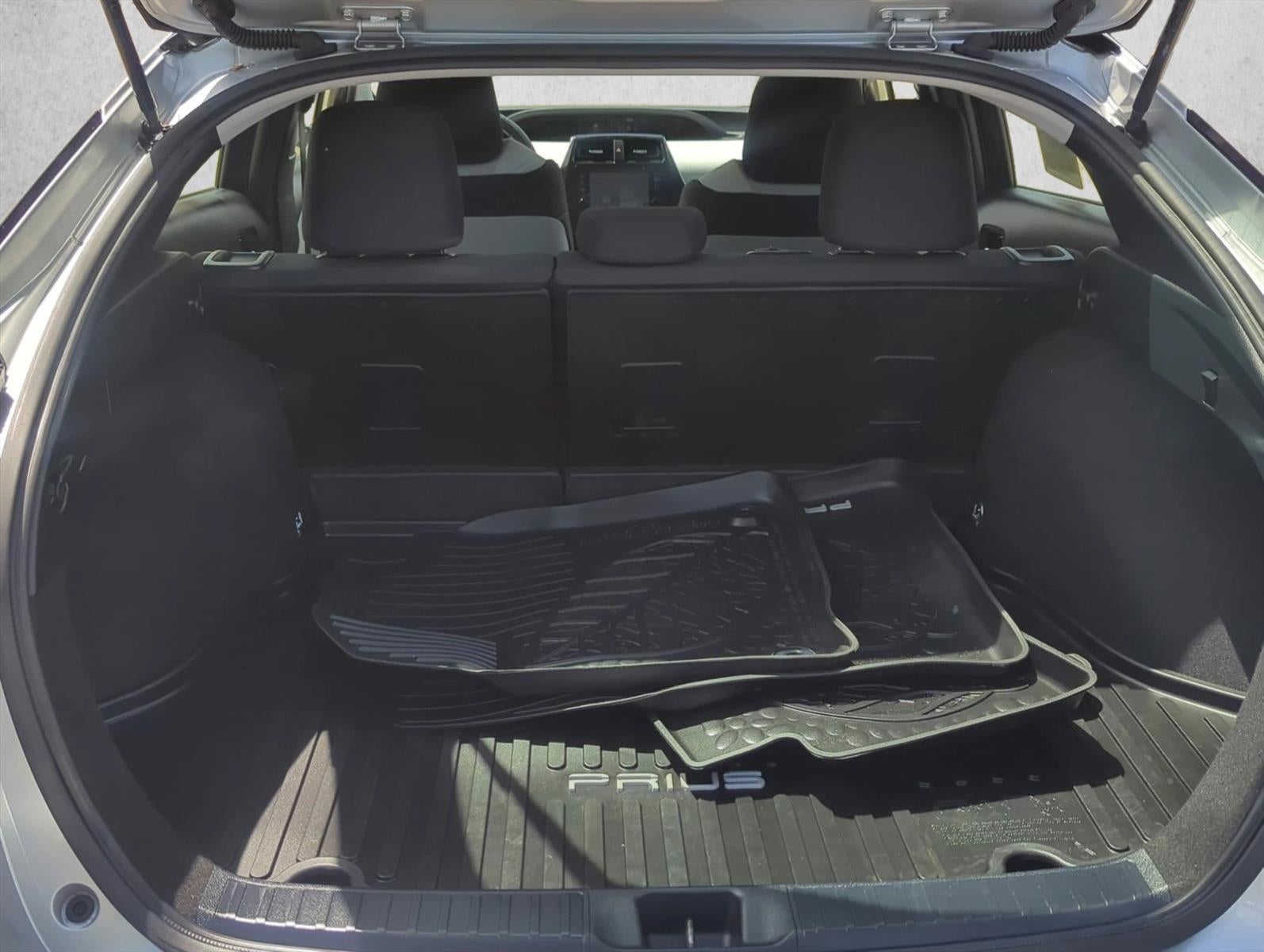 2018 Toyota Prius Three (Natl)