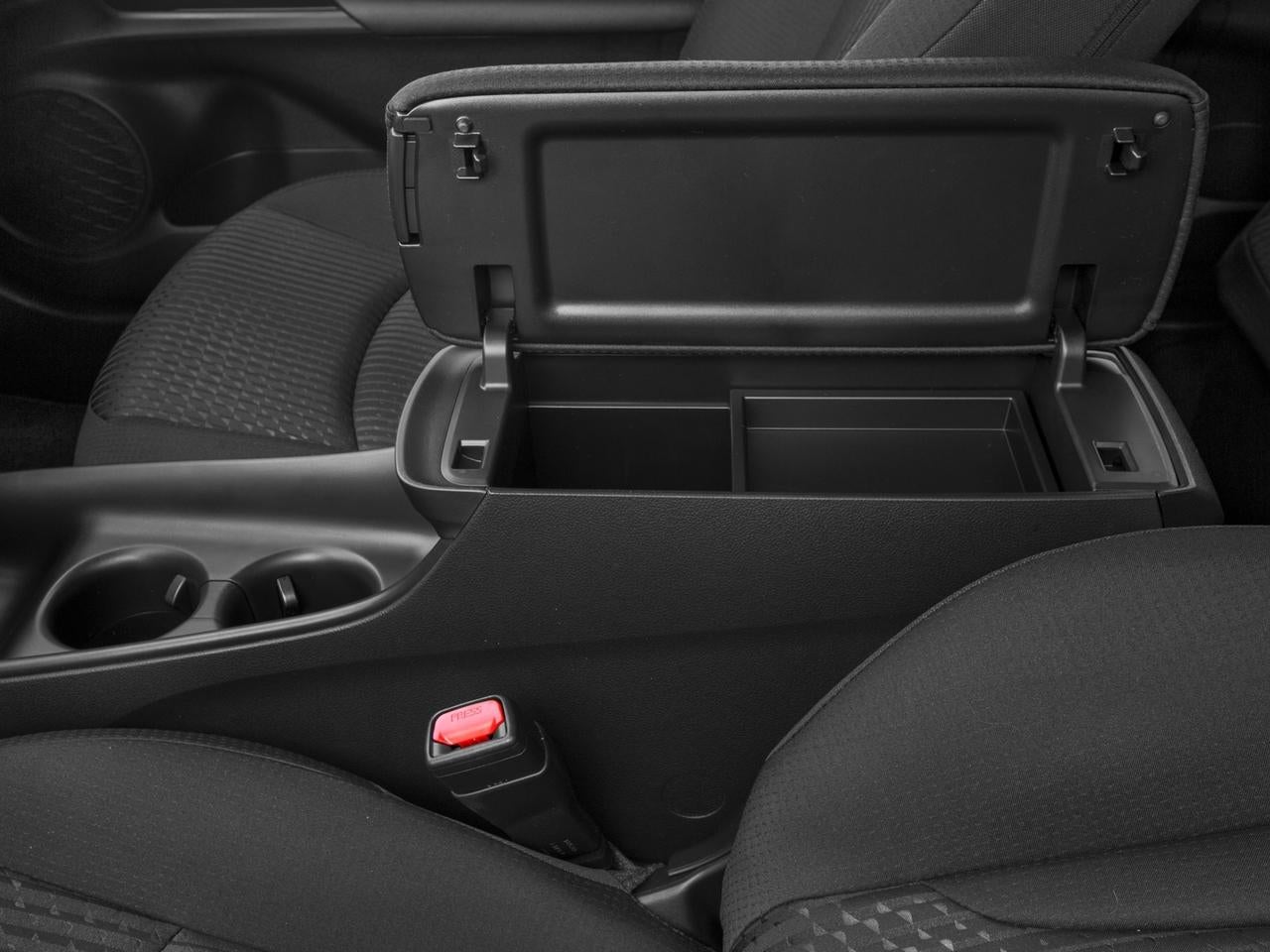 2018 Toyota Prius Three (Natl)