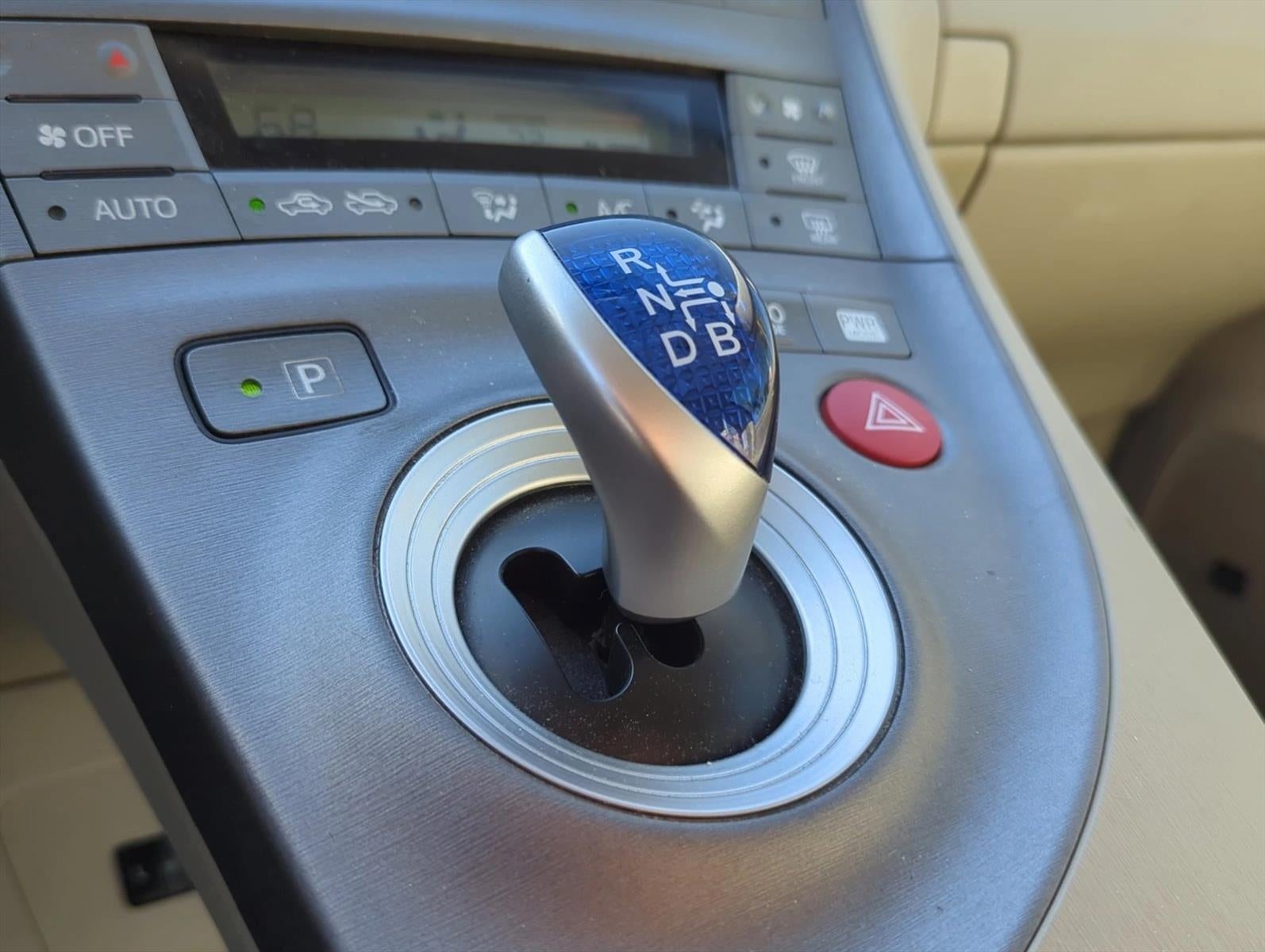2014 Toyota Prius 5dr HB Four (Natl)