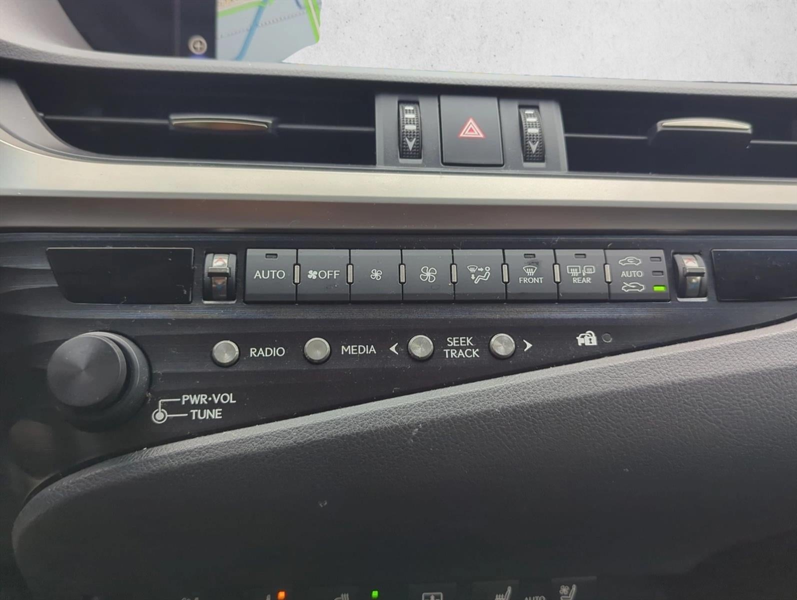 2019 Lexus ES 300h Luxury FWD