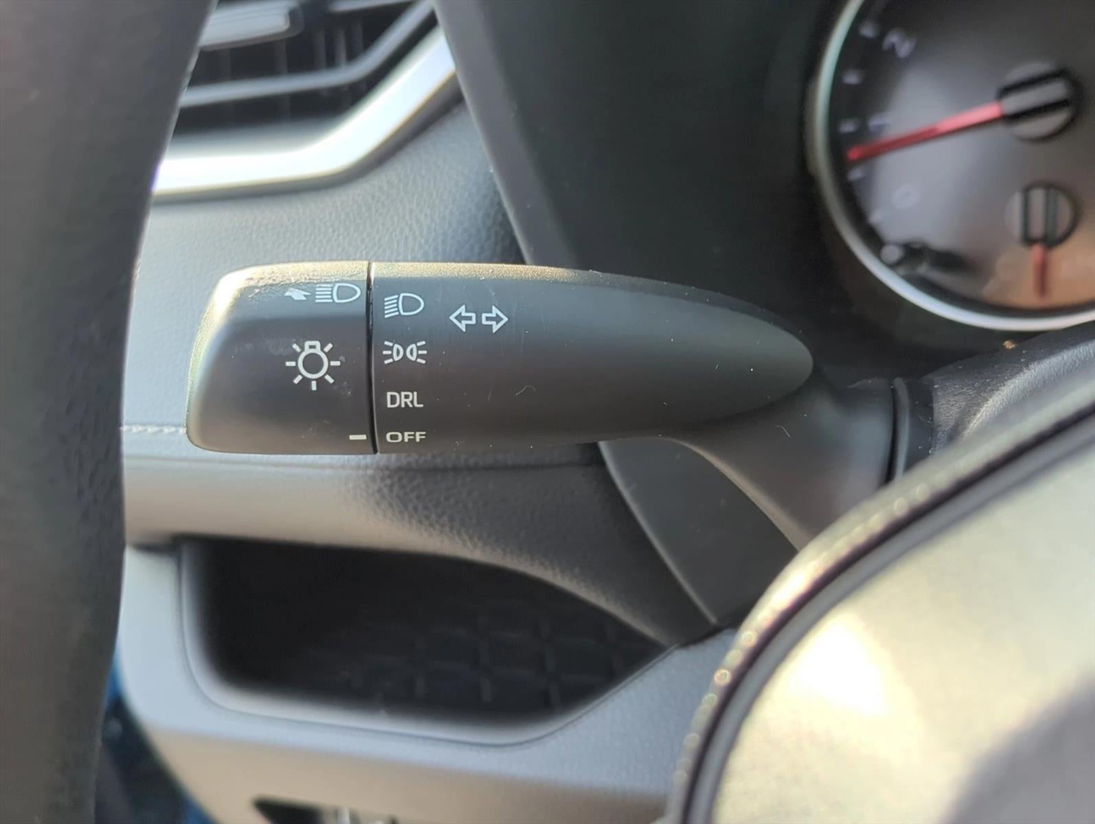 2019 Toyota RAV4 LE FWD (GS)