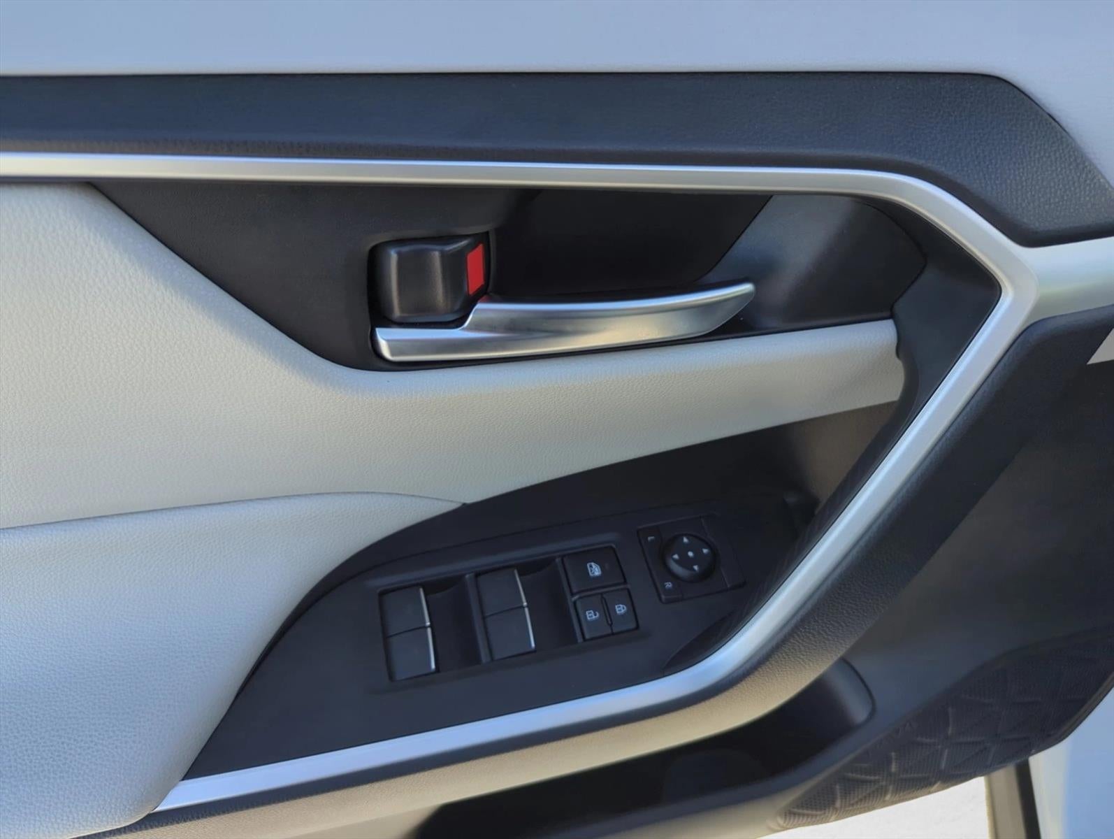2025 Toyota RAV4 Hybrid XLE AWD (Natl)